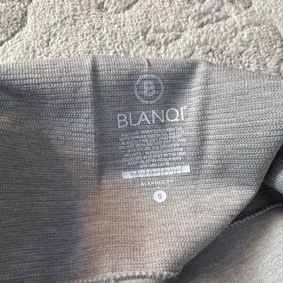 Blanqi maternity leggings size small. Grey. - Picture 6 of 6